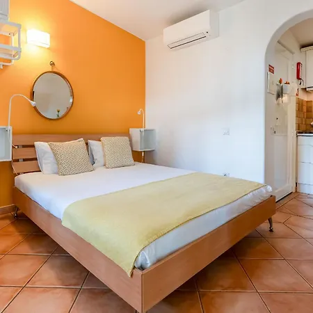 Apartment Charming Yellow In Albufeira