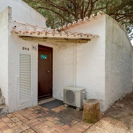 Apartment Charming Yellow In Albufeira Olhos de Agua (Albufeira)
