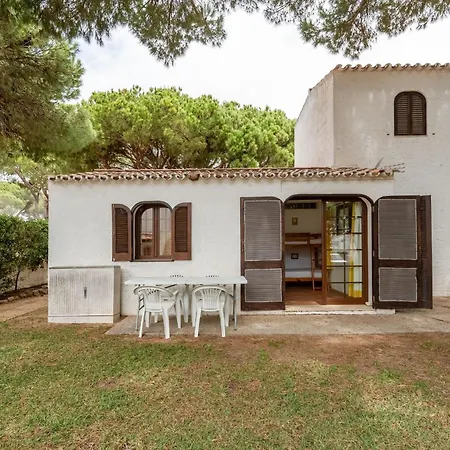 Charming Yellow In Albufeira