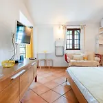 Apartment Charming Yellow In Albufeira Olhos de Agua (Albufeira)